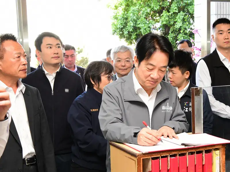 迎接台灣燈會  總統賴清德赴嘉義水上分局為員警加油打氣