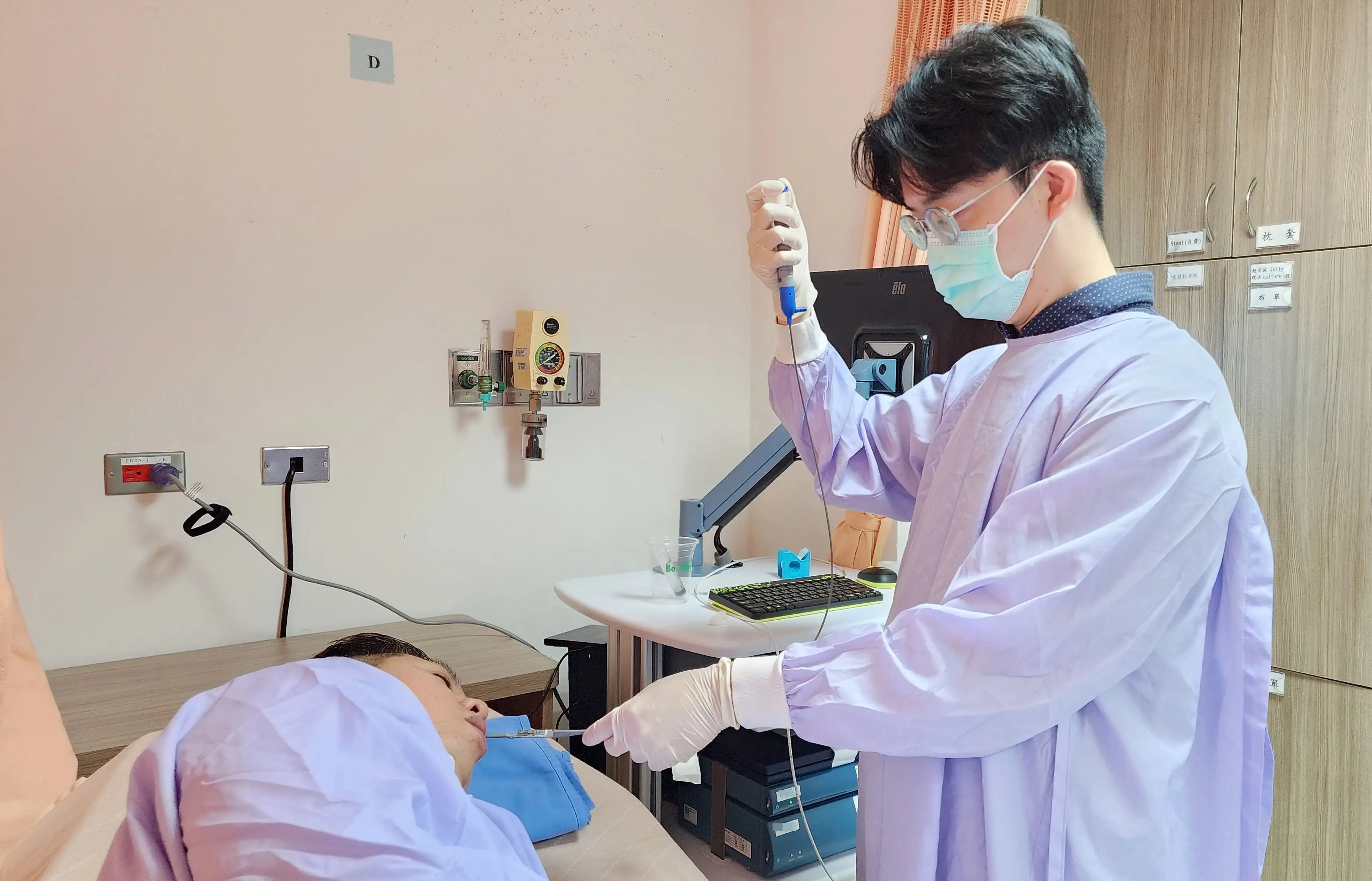 24小時食道酸鹼監測精準檢測掌握胃酸暴露時間，協助判斷是否為難治型胃食道逆流，作為後續治療依據。(圖/奇美醫院提供)