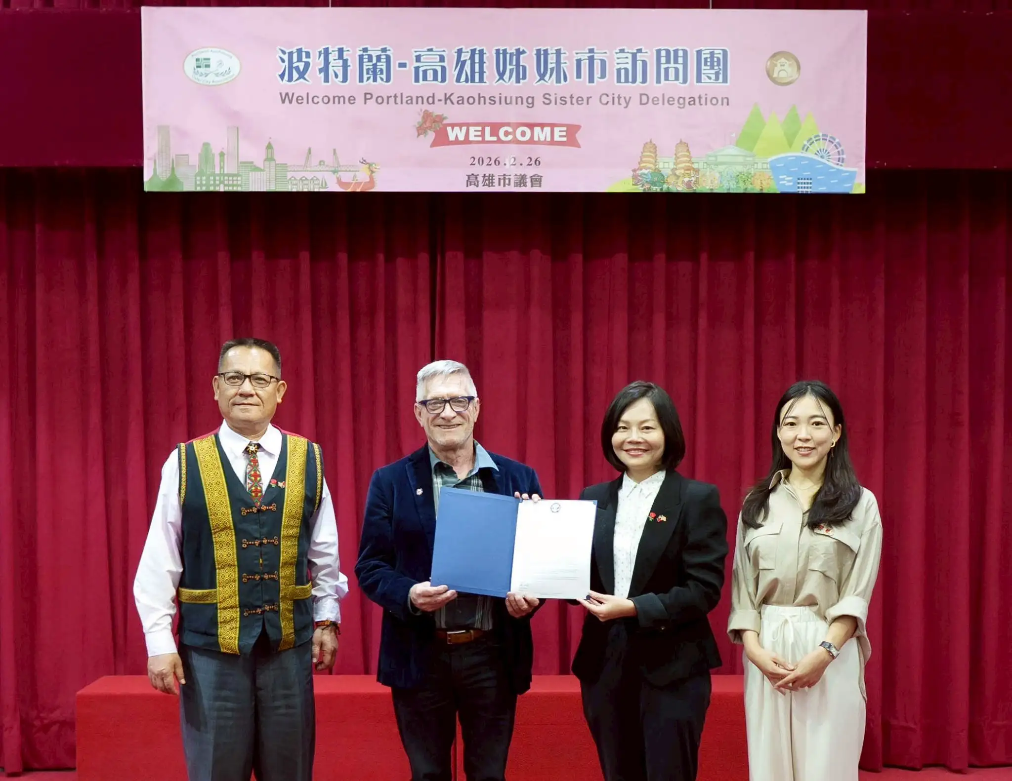 美國Portland姊妹市訪問團26日到訪高雄市議會，由國民外交促進會會長湯詠瑜、副會長白喬茵及陳幸富代表議長康裕成接待。（圖/高雄市議會提供）