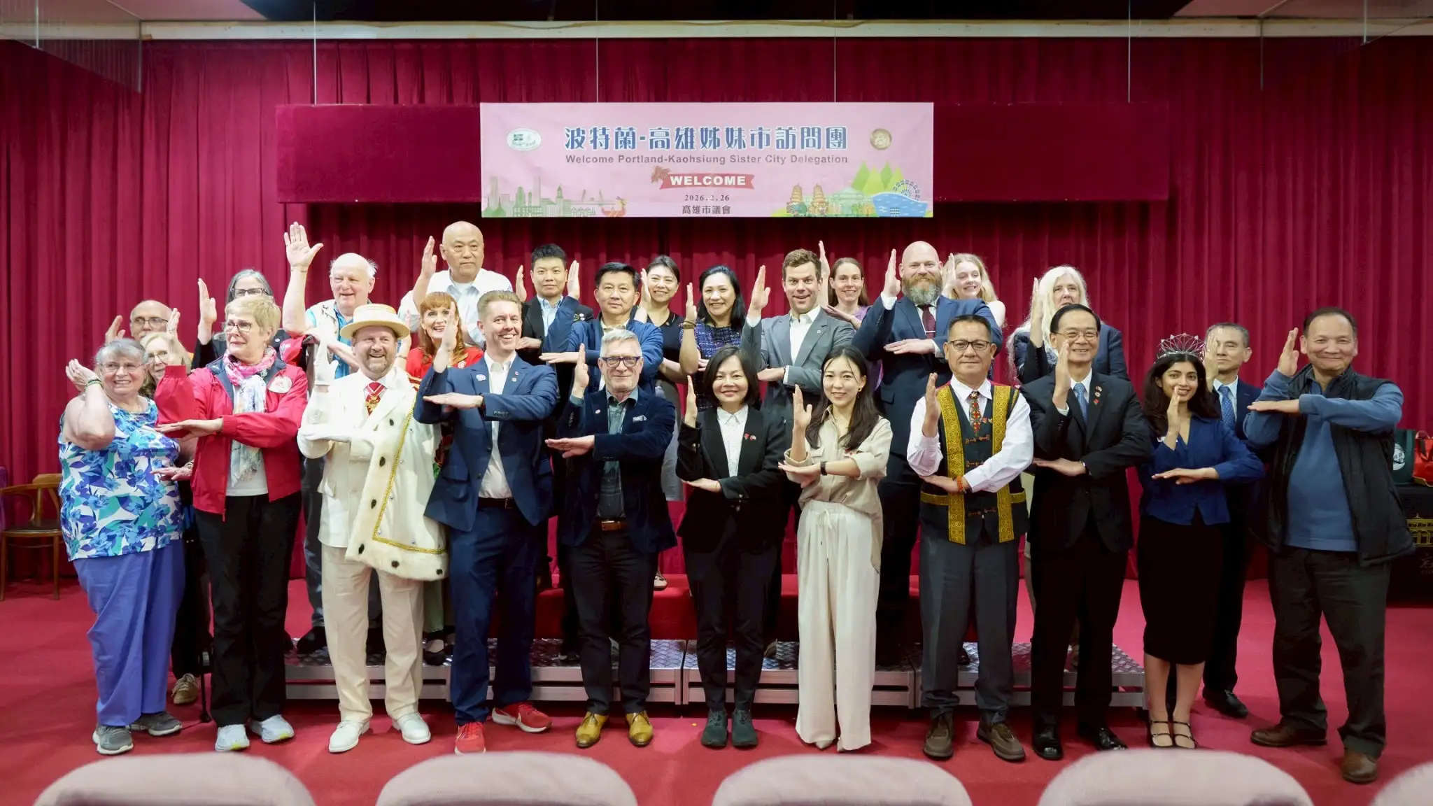 美國Portland姊妹市訪問團26日到訪高雄市議會，由國民外交促進會會長湯詠瑜、副會長白喬茵及陳幸富代表議長康裕成接待。（圖/高雄市議會提供）