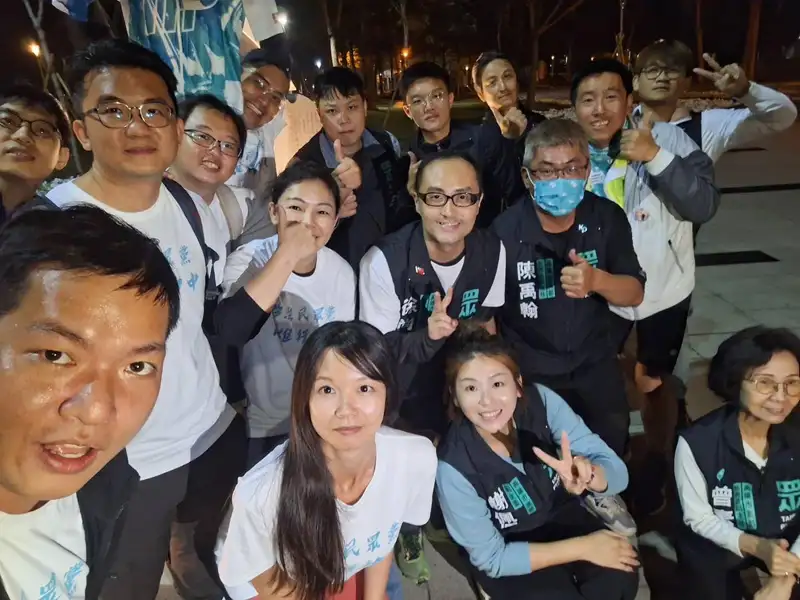 民眾黨高雄市黨部表示，「228一日北高」380公里行程順利完成，未來將持續深耕地方、服務市民。（圖/民眾黨高雄市黨部提供）