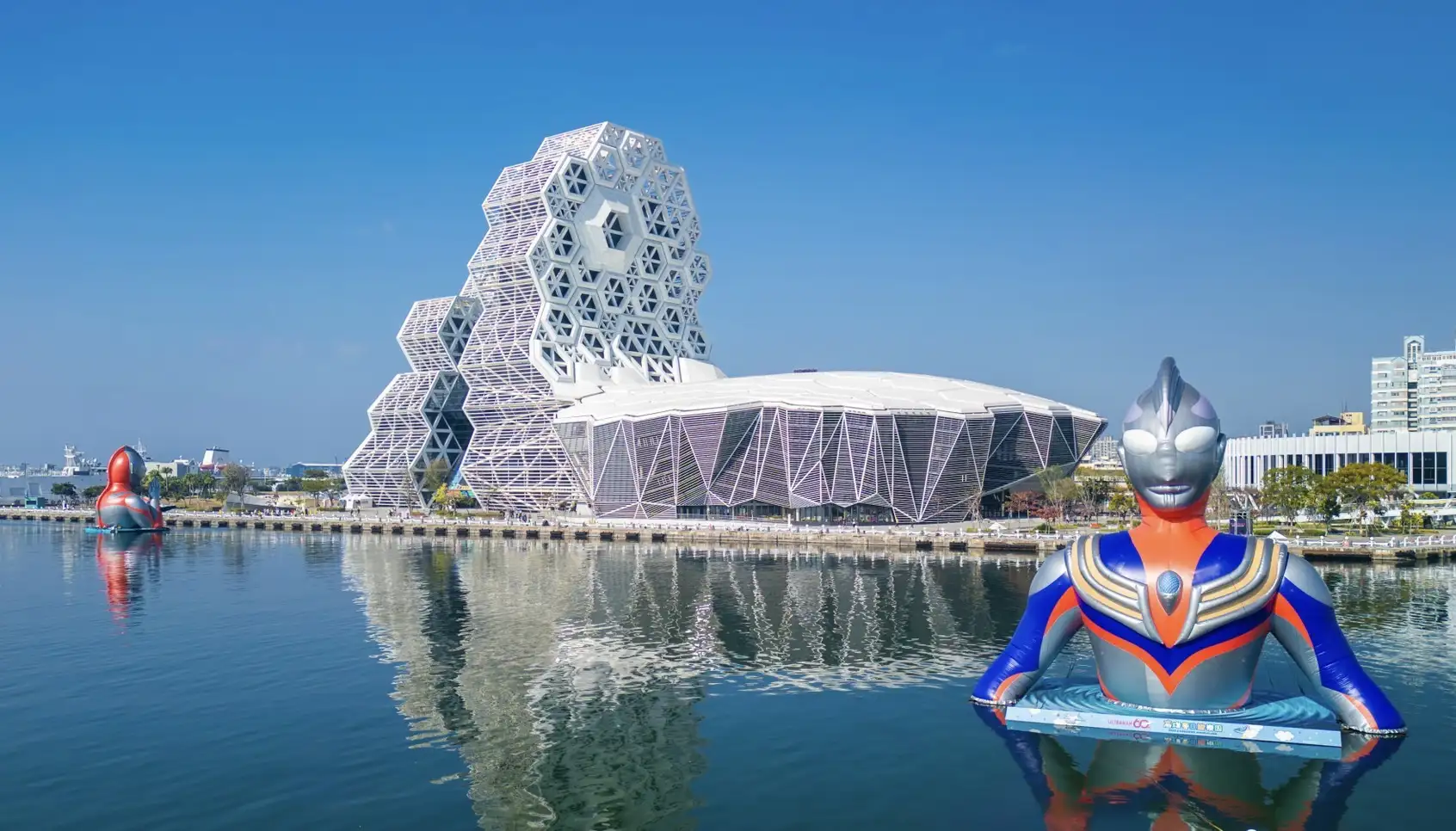 「高雄冬日遊樂園」為期23天，累計吸引逾731萬人次參與，創造126億元觀光產值，帶動高雄觀光與商圈消費成長。（高雄市政府觀光局提供）