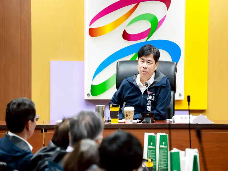 高雄榮獲性平考核優等！陳其邁部署校園防疫、邀市民衛武營大銀幕為經典賽應援