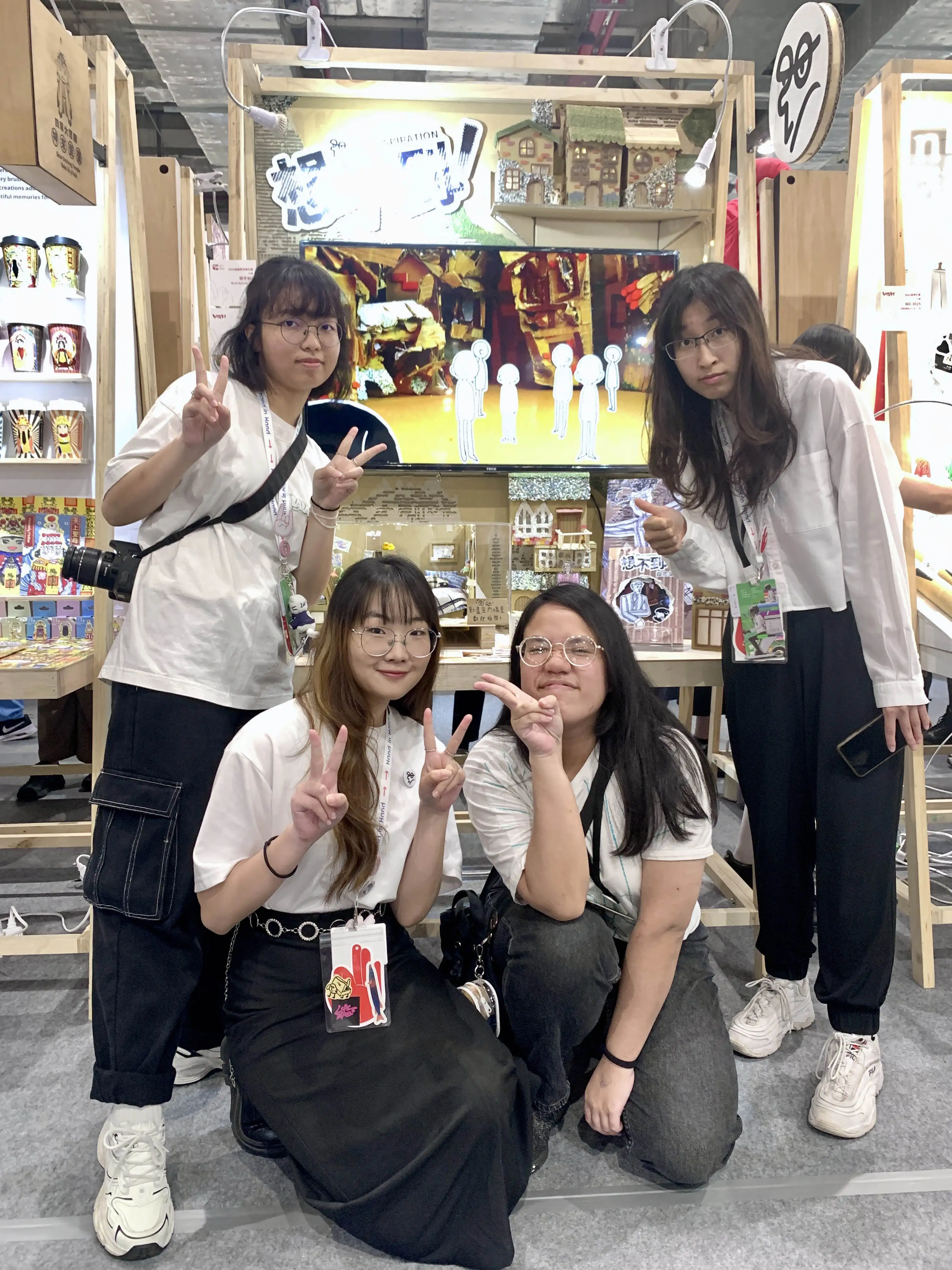 獲獎學生林軒慧(左至右)、 林小晏、蔡欣伶、張安哲。(圖/崑山科大提供)