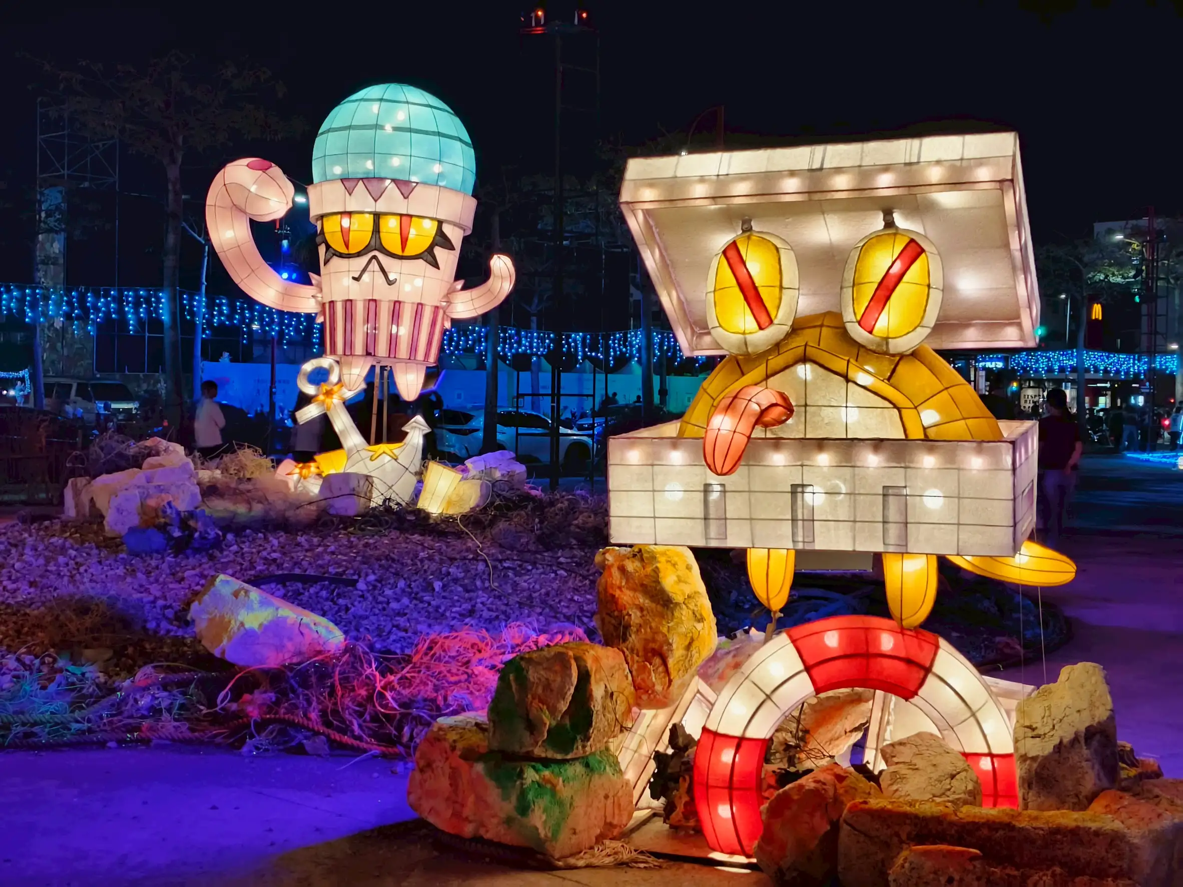 小朋友說蟹老闆住在保麗龍盒裡面