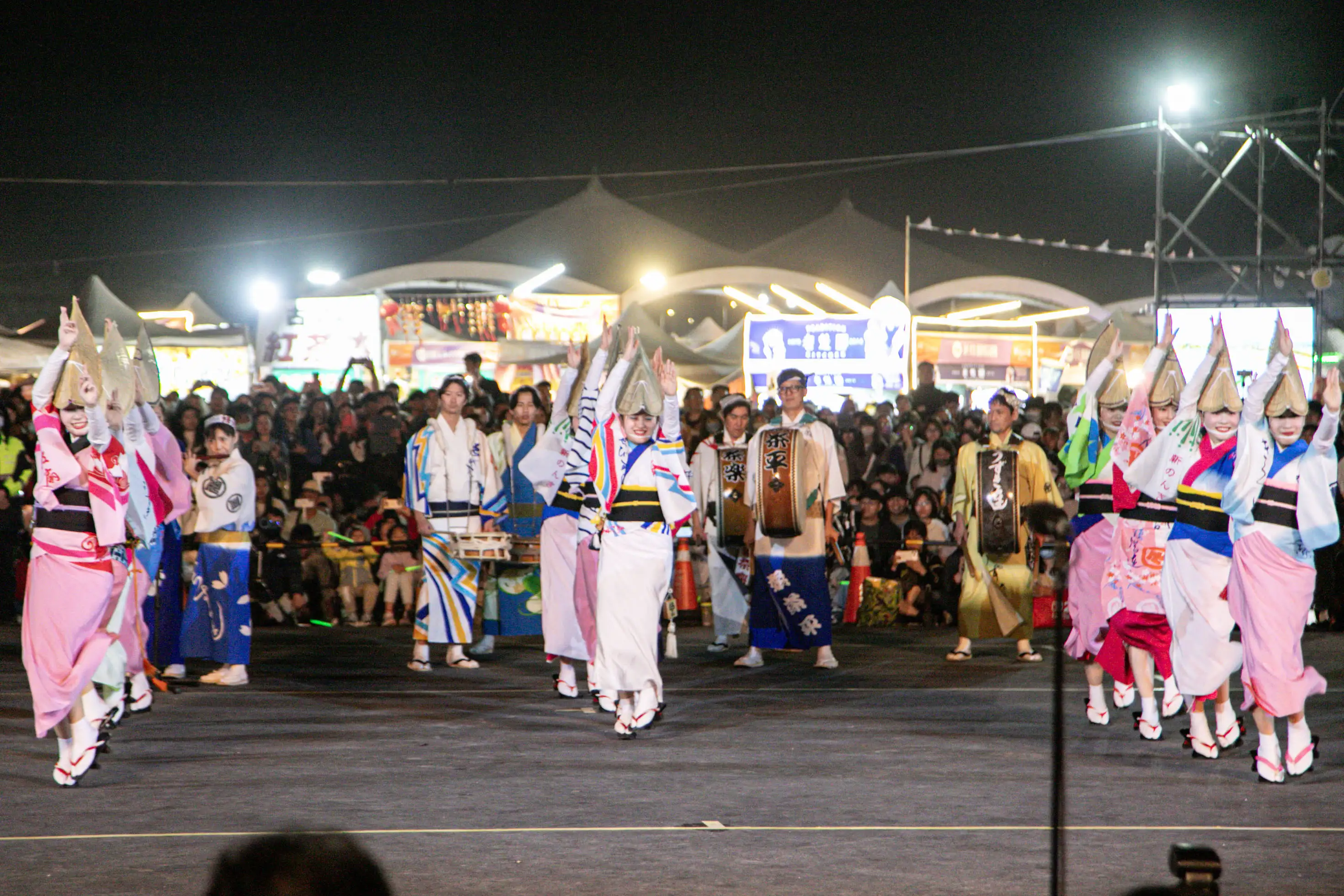 日本阿波舞表演團隊帶來精彩舞蹈演出，展現濃厚日式傳統文化。(圖/嘉義縣政府提供)