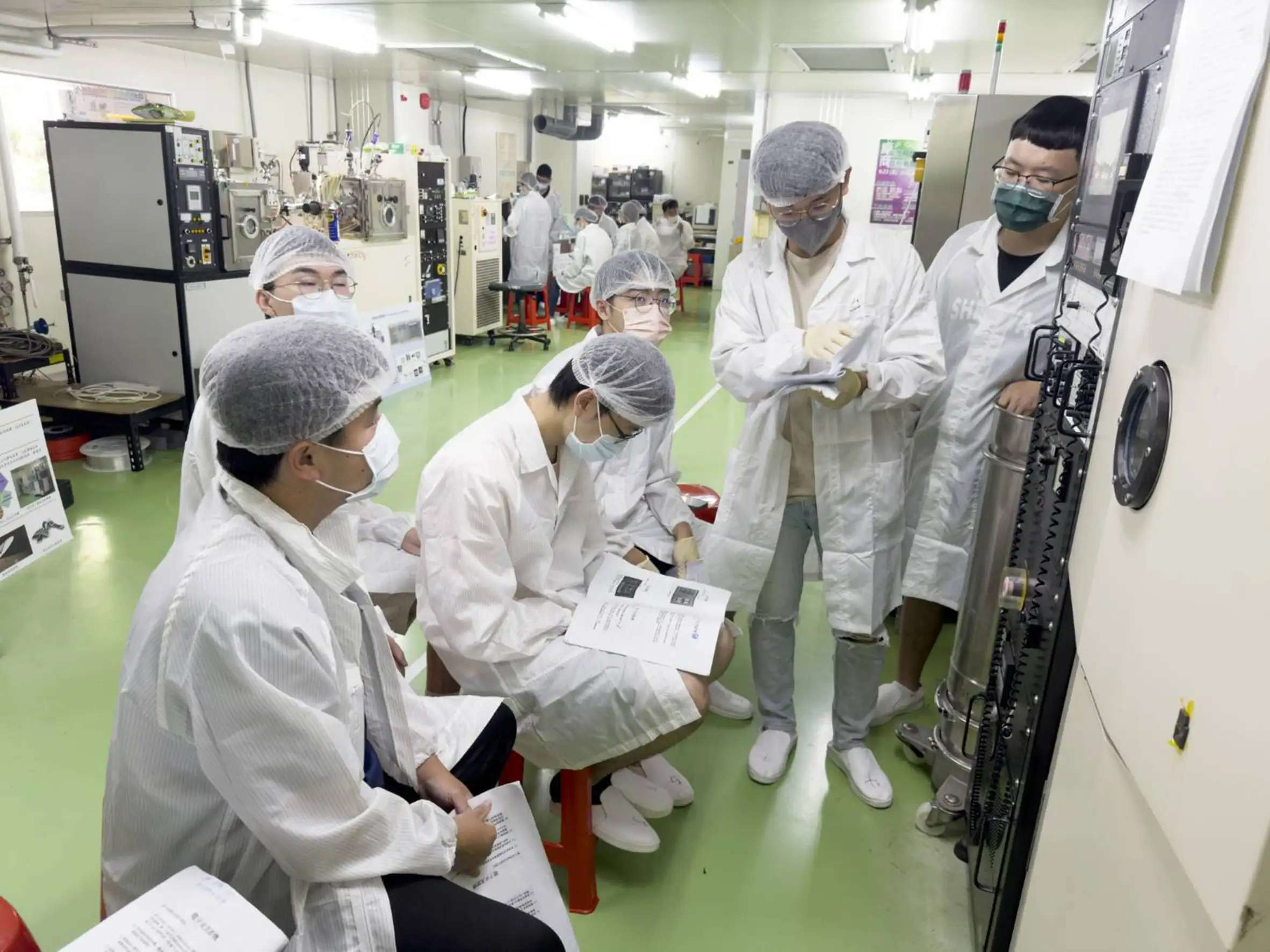 15至29歲待業青年參加政策性產業職訓課程，不但訓練費最高全額補助，訓練期間每月還加碼8千元學習獎勵金，最高合計可領9萬6千元學習獎勵金。（圖/雲嘉南分署提供）