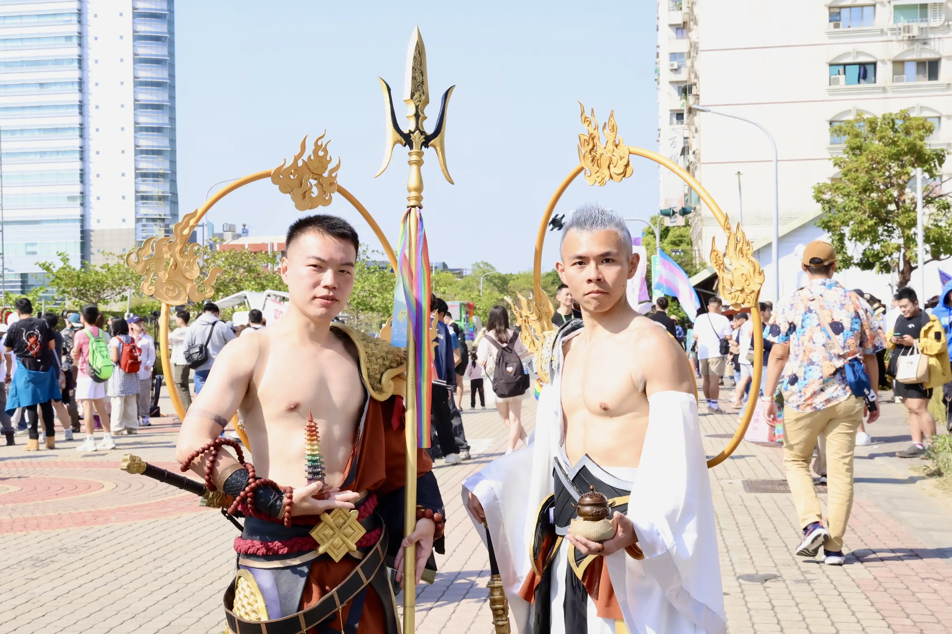 (圖說)不少參與著以特殊裝扮參與遊行。圖/台南市政府提供