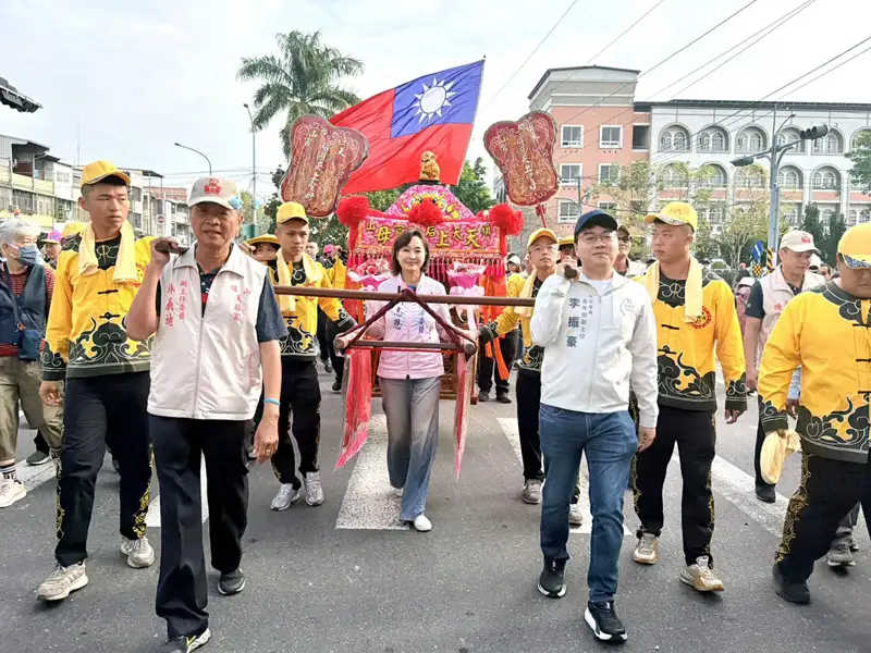白沙屯媽祖到旗山贊境  柯志恩扶轎盼市民平安順遂