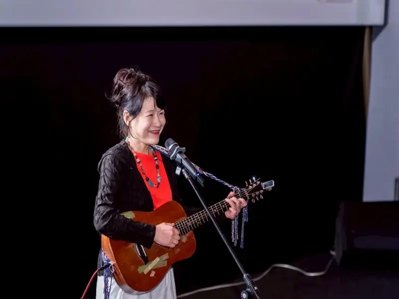 羅思容驚喜獻唱。(圖:台南客委會提供)