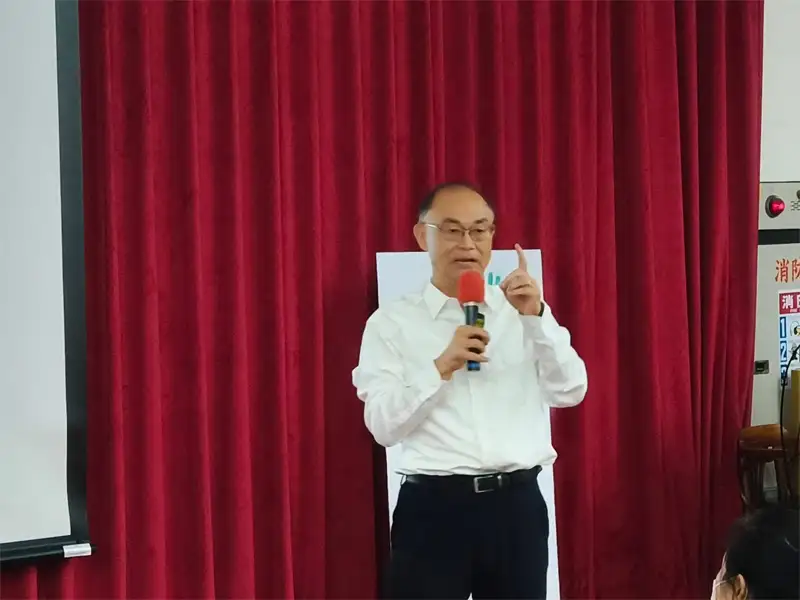 再生電腦送愛非洲　黃柏霖：奈及利亞資訊中心3/24啟用