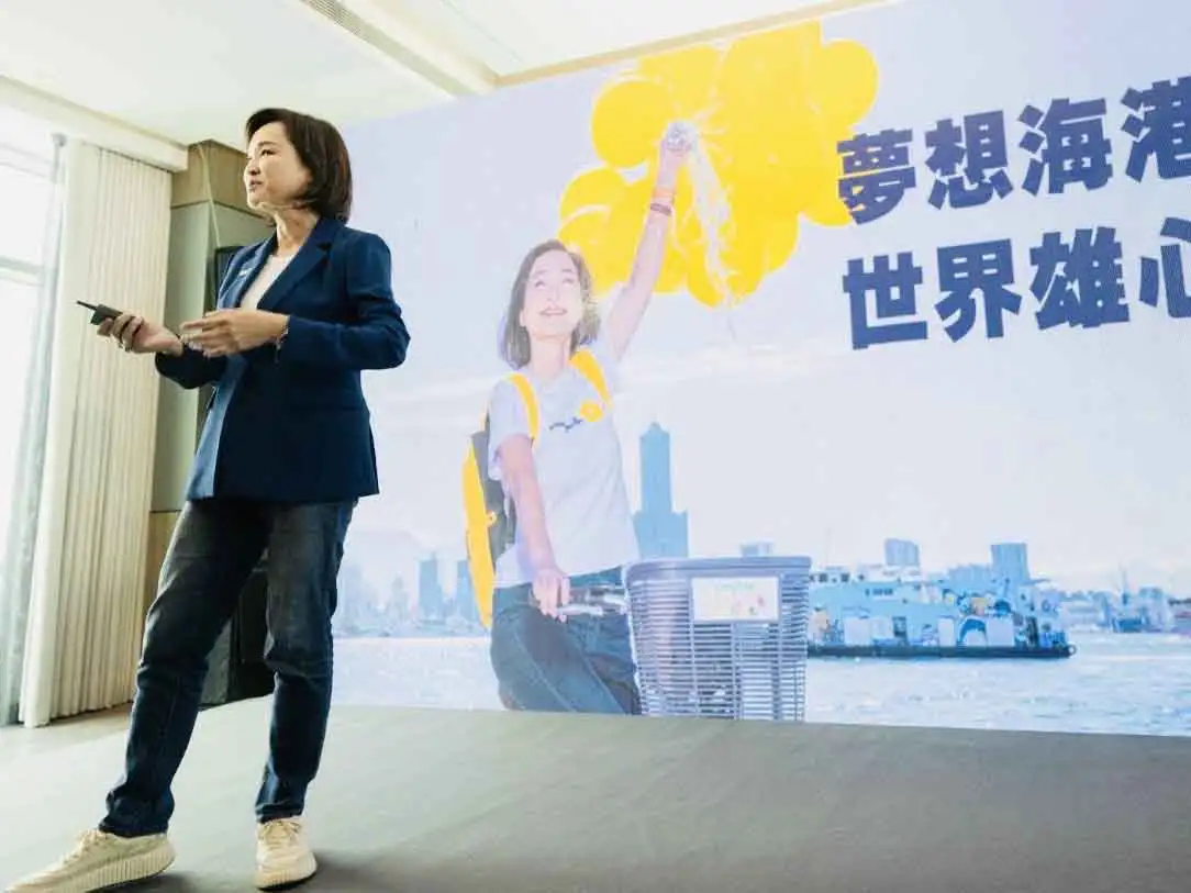 國民黨高雄市長參選人柯志恩提出九大方針落實政策目標，讓每個世代都能在高雄找到安心感。（圖/柯志恩團隊提供）