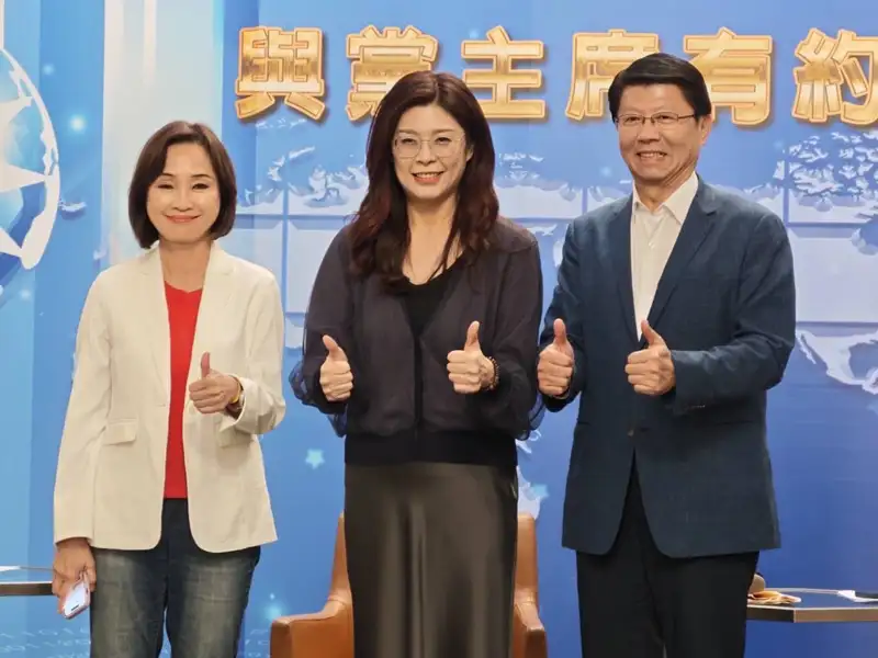 鄭麗文強調傻瓜才二擇一  確保兩岸關係長期穩定發展