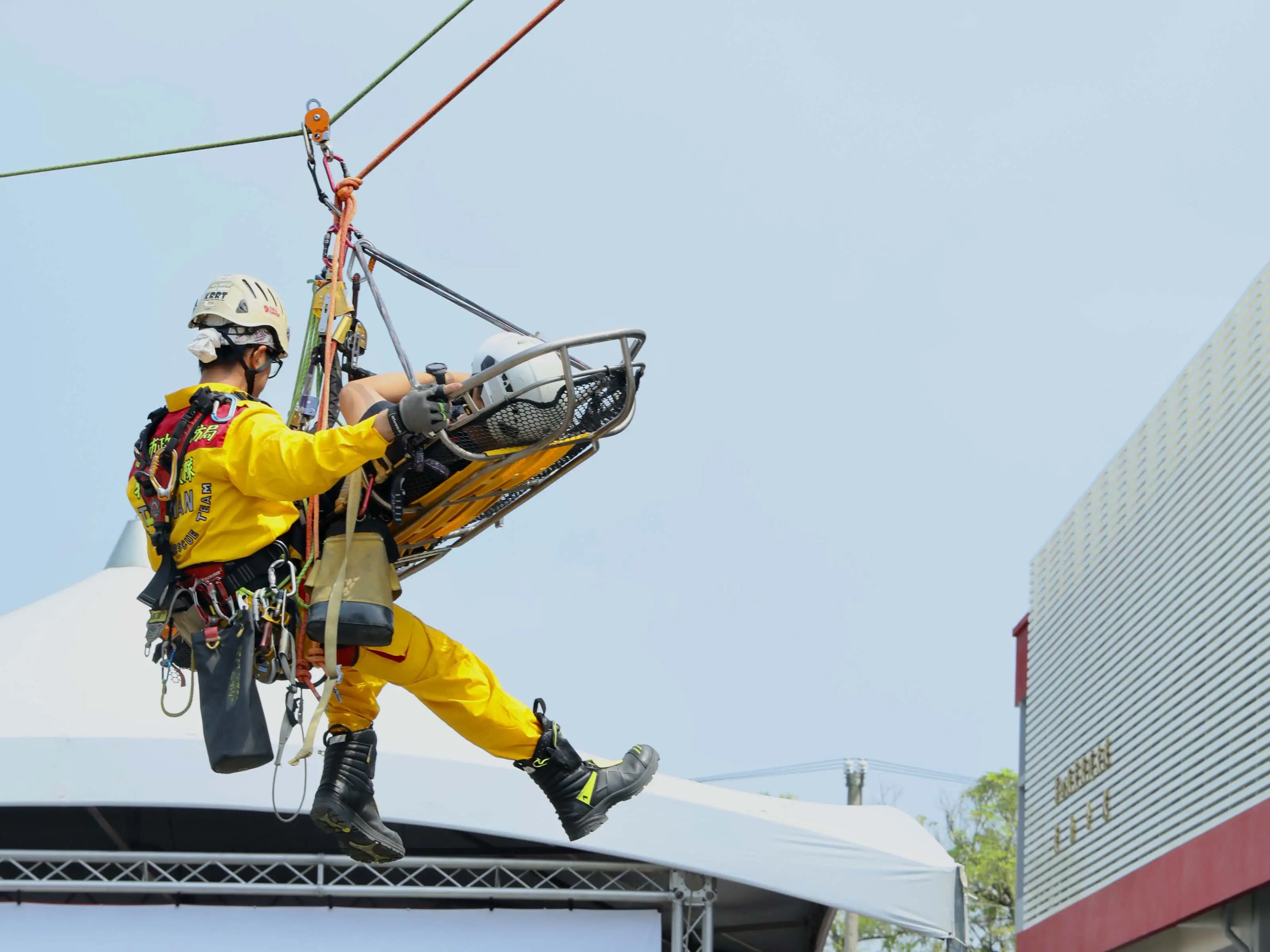 市長陳其邁廿五日出席消防局後勁分隊及特搜第一分隊成立典禮。（圖/消防局提供）