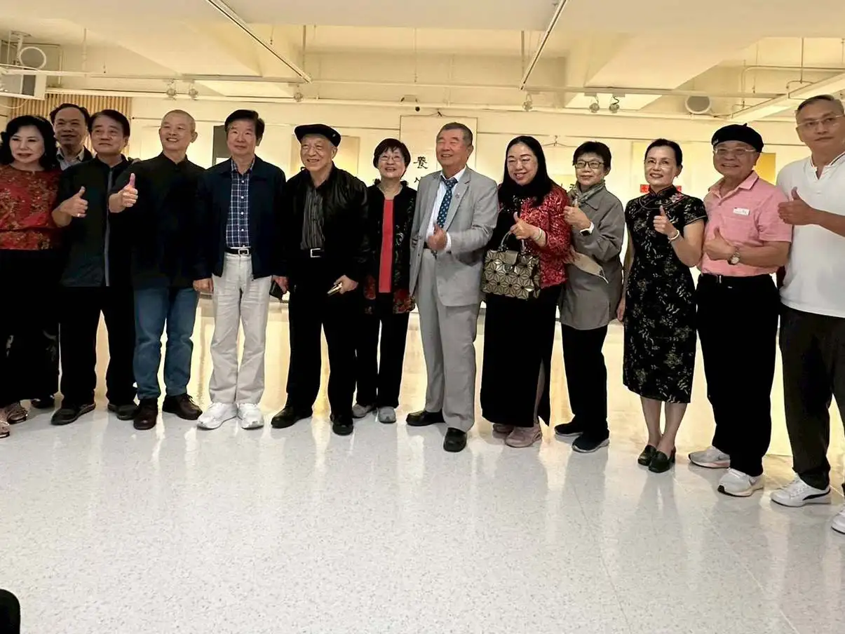 「薪傳展」3月22日於高雄市文化中心開展，現場嘉賓雲集，共同見證書藝薪火傳承。（圖/記者吳文生攝）