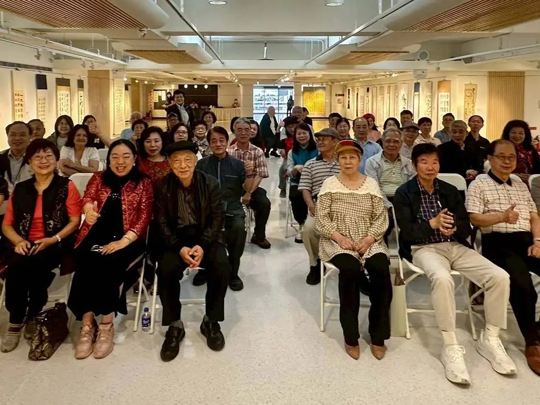 「薪傳展」3月22日於高雄市文化中心開展，現場嘉賓雲集，共同見證書藝薪火傳承。（圖/記者吳文生攝）