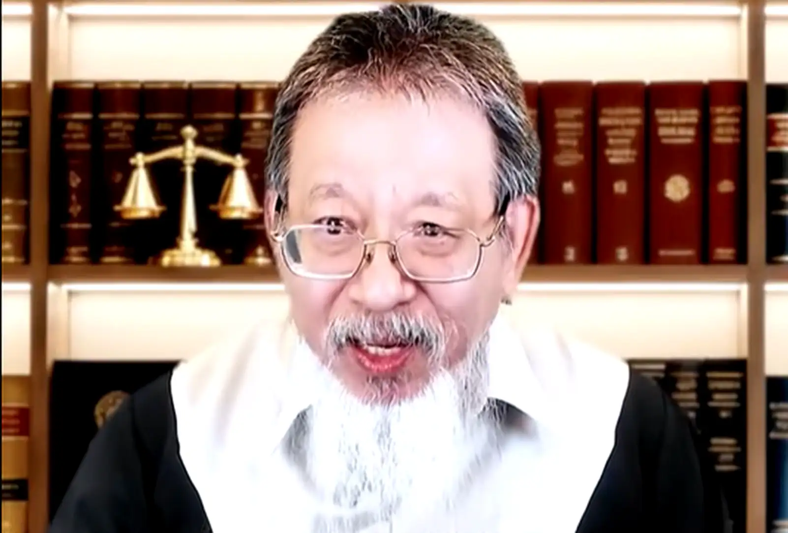 司法改革黨主席張靜29日於台北市宣布參選高雄市長，強調為小黨生存與尊嚴而戰。（記者吳文生翻攝）