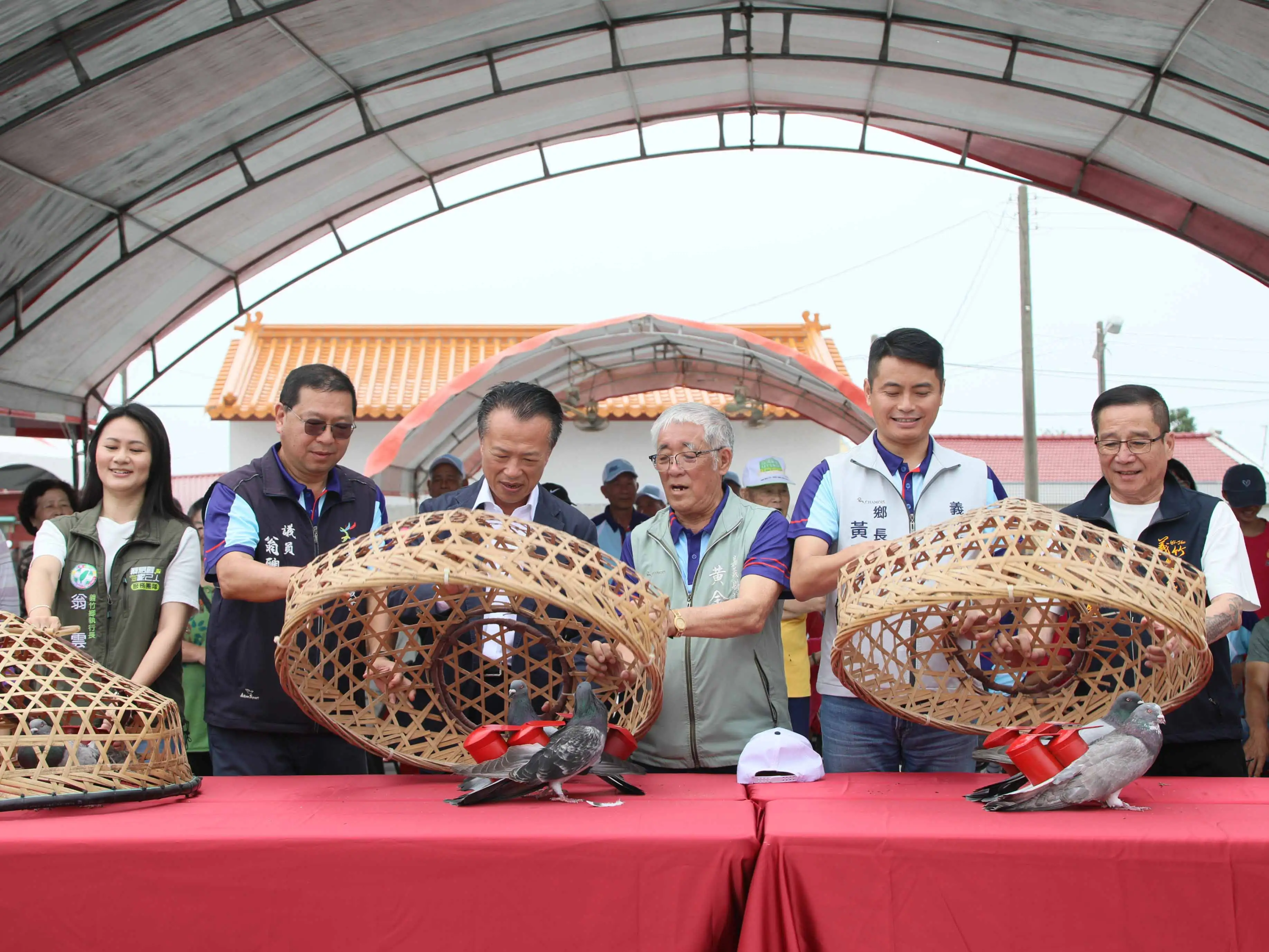 義竹鴿笭文化季開籠儀式熱鬧登場，地方首長與民眾共同見證百年傳統競技文化。（圖/主辦單位提供）