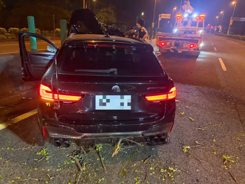 國道8號安定段清晨車禍　駕駛OHCA送醫另一人失聯