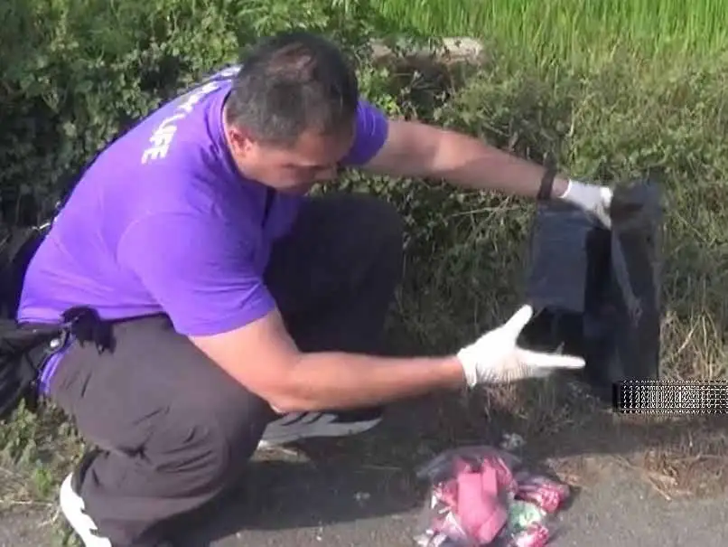 高雄警方破獲以「埋包」手法販毒的集團，查扣大量毒品並逮捕5人。(圖/高雄市警察局刑事警察大隊提供)