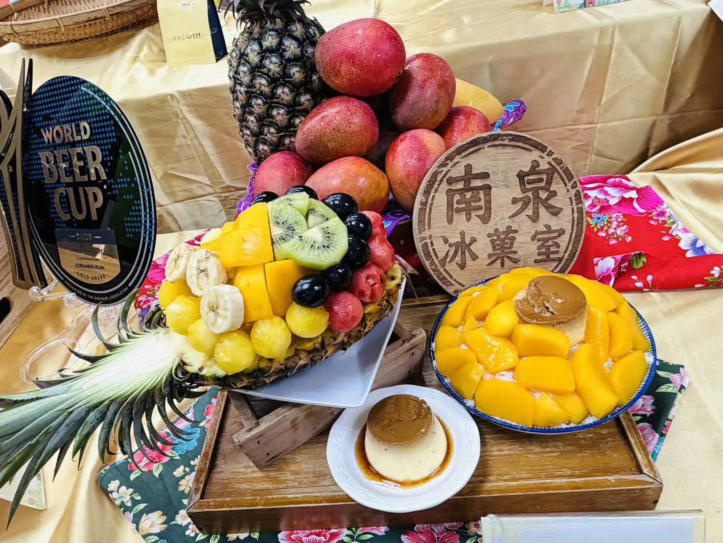 台南市政府觀光旅遊局推出全新企劃「臺南雙層巴士城市尋寶開箱Go！」，以「城市尋寶」為核心概念，規劃12條特色遊程(圖/台南市觀光旅遊局提供)