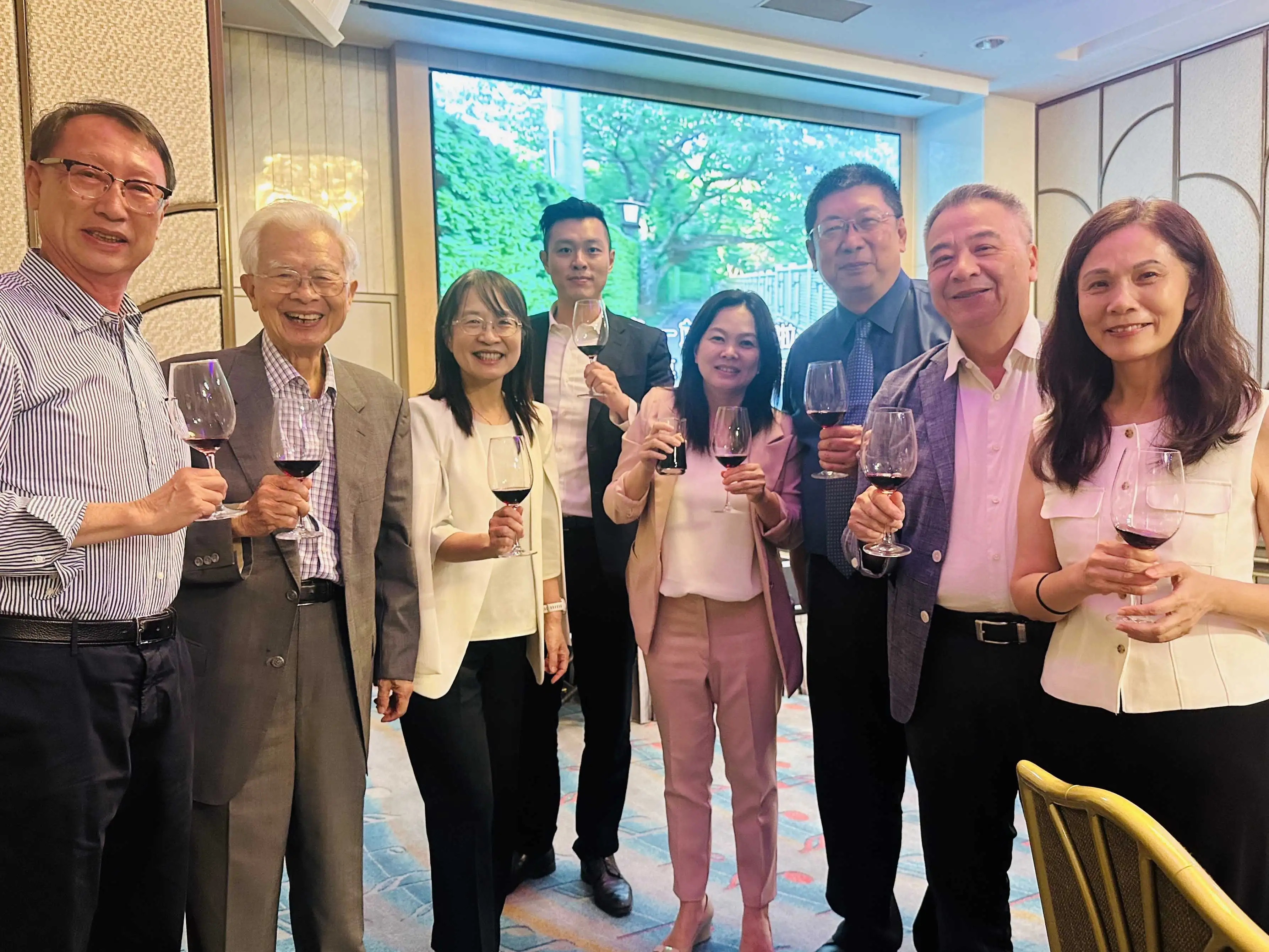 樹人醫護專校與台大醫院展開關鍵性院校交流，雙方透過對談交流共商養成策略，為樹人學子直通頂尖醫療體系建立關鍵契機。（圖/樹人醫專提供）