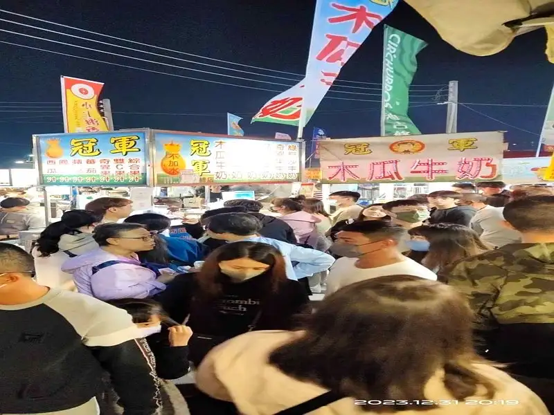 花園夜市攤位。(圖/冠軍木瓜牛奶蔡榮勳提供)