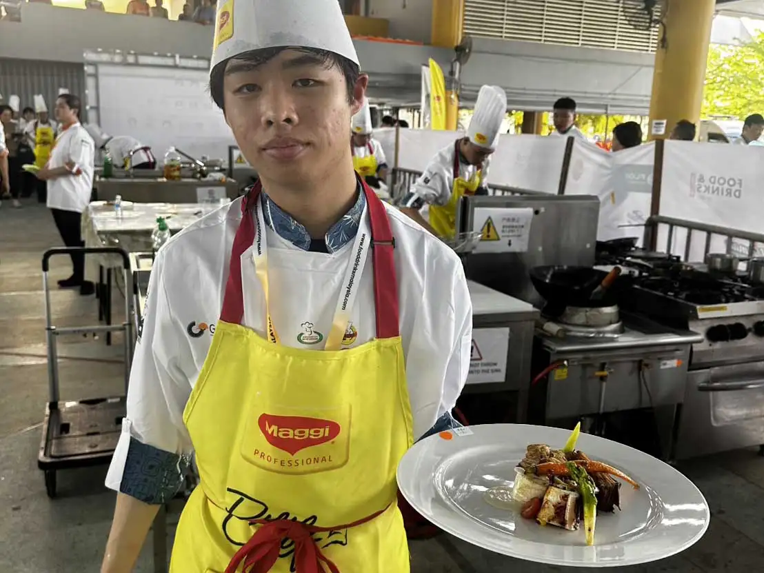 嘉南藥理大學西餐廚藝隊遠赴砂拉越參加國際廚藝賽，勇奪4銀2銅佳績，展現台灣餐旅教育實力。（圖/嘉南藥理大學提供）