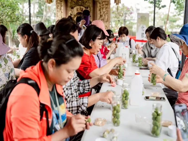梅酒DIY體驗。(圖/台南市政府客委會提供)