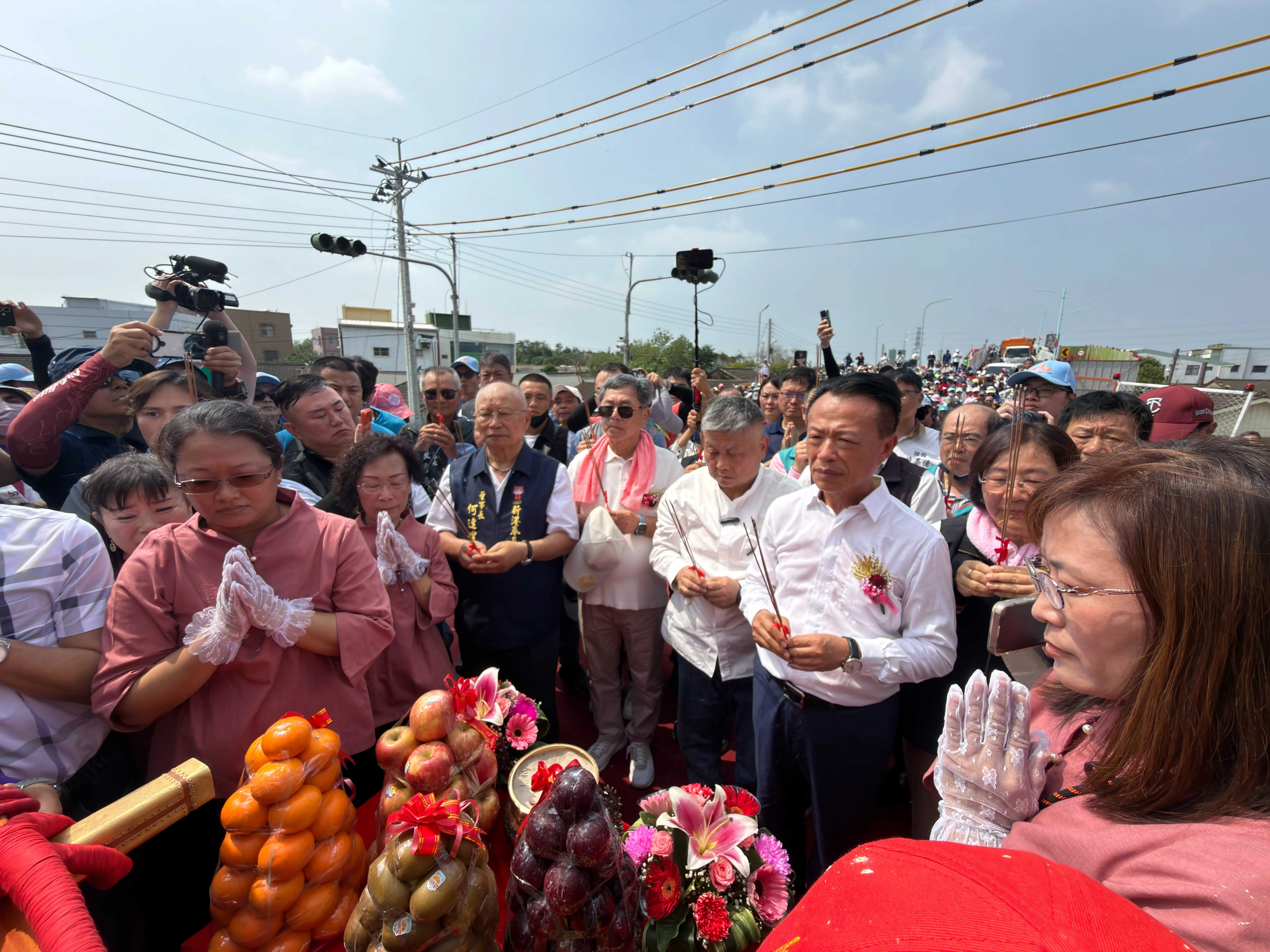 大甲媽祖遶境抵達嘉義新港舉行迎駕典禮，吸引大批信眾參與，展現宗教凝聚人心的力量。(圖/大甲鎮瀾宮提供)