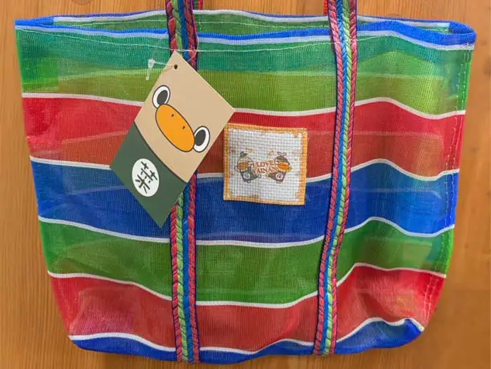 臺南人氣IP菜奇鴨、夜奇鴨推出第二波周邊商品，吸引粉絲搶購收藏。（圖/台南市市場處提供）