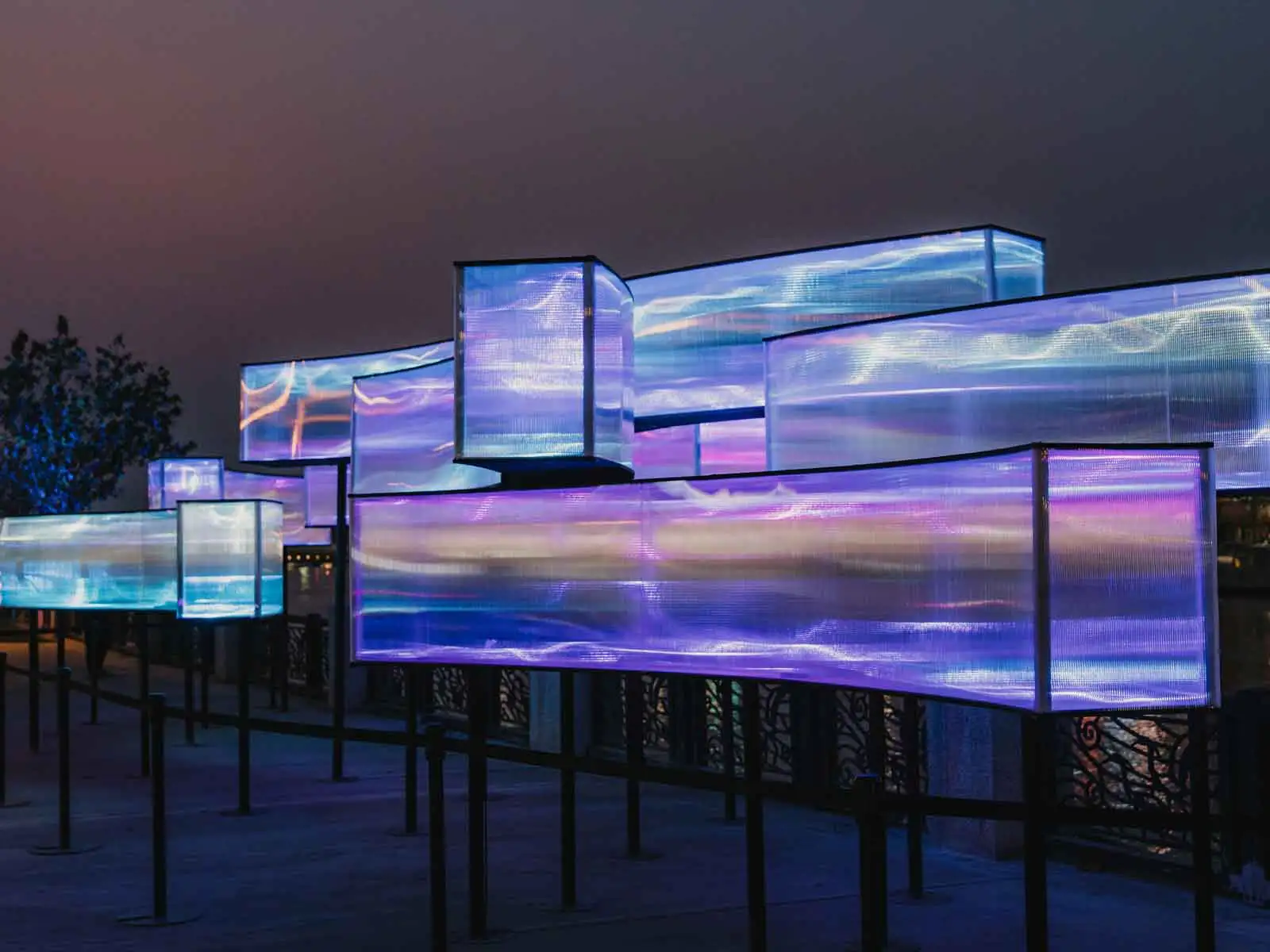 臺南運河百年活動推市集第二波，結合集章優惠與光影展演，打造漫遊體驗。(圖/台南市政府提供)