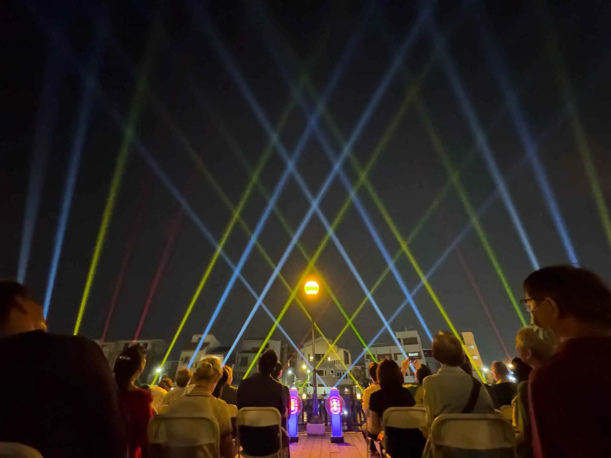 臺南運河百年活動推市集第二波，結合集章優惠與光影展演，打造漫遊體驗。(圖/台南市政府提供)