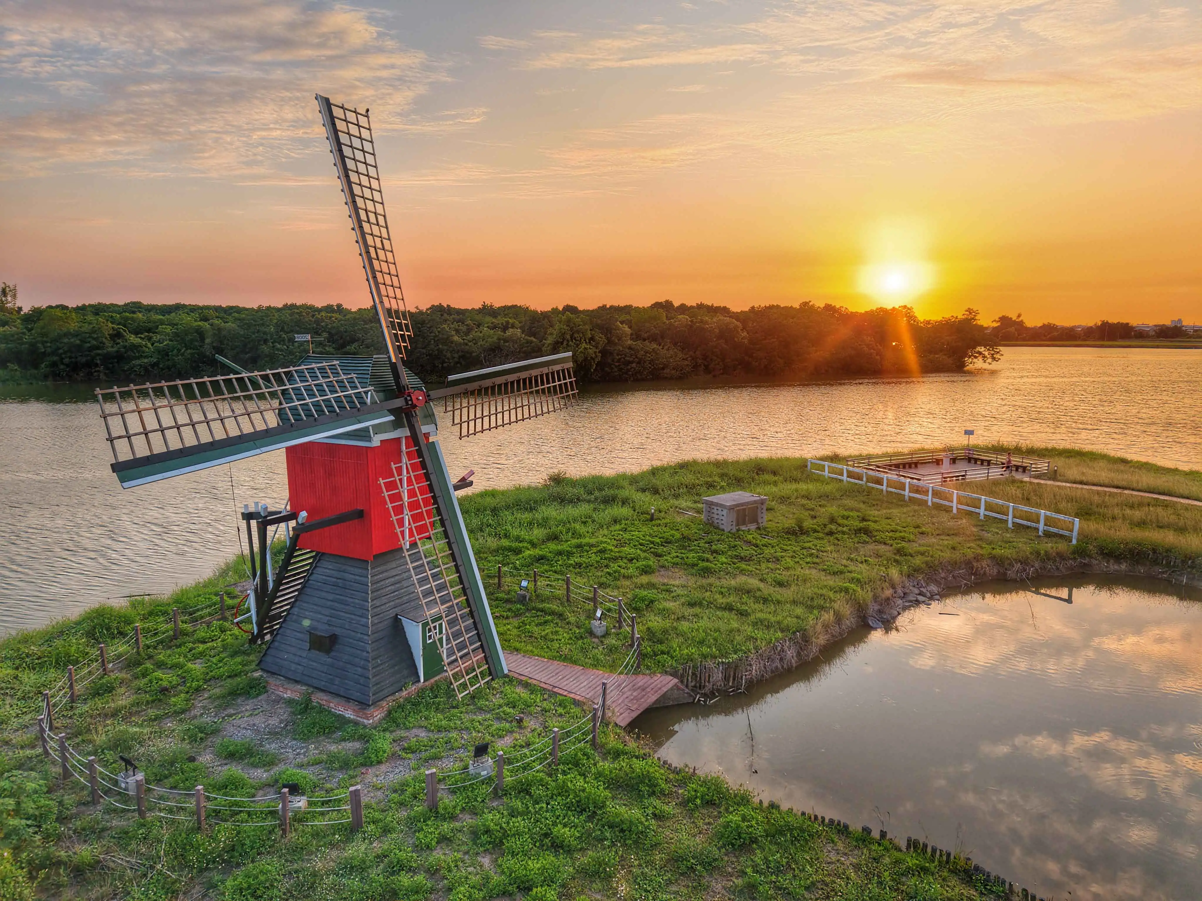 全台唯一由荷蘭引進的揚水風車(圖/台南市觀光旅遊局提供)