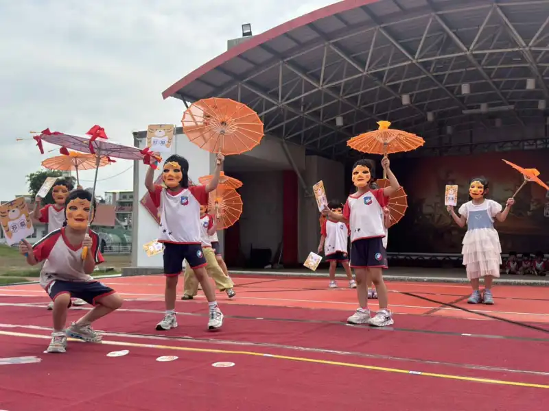 灣裡萬年殿王醮結合幼教　250童化身最萌陣頭登場