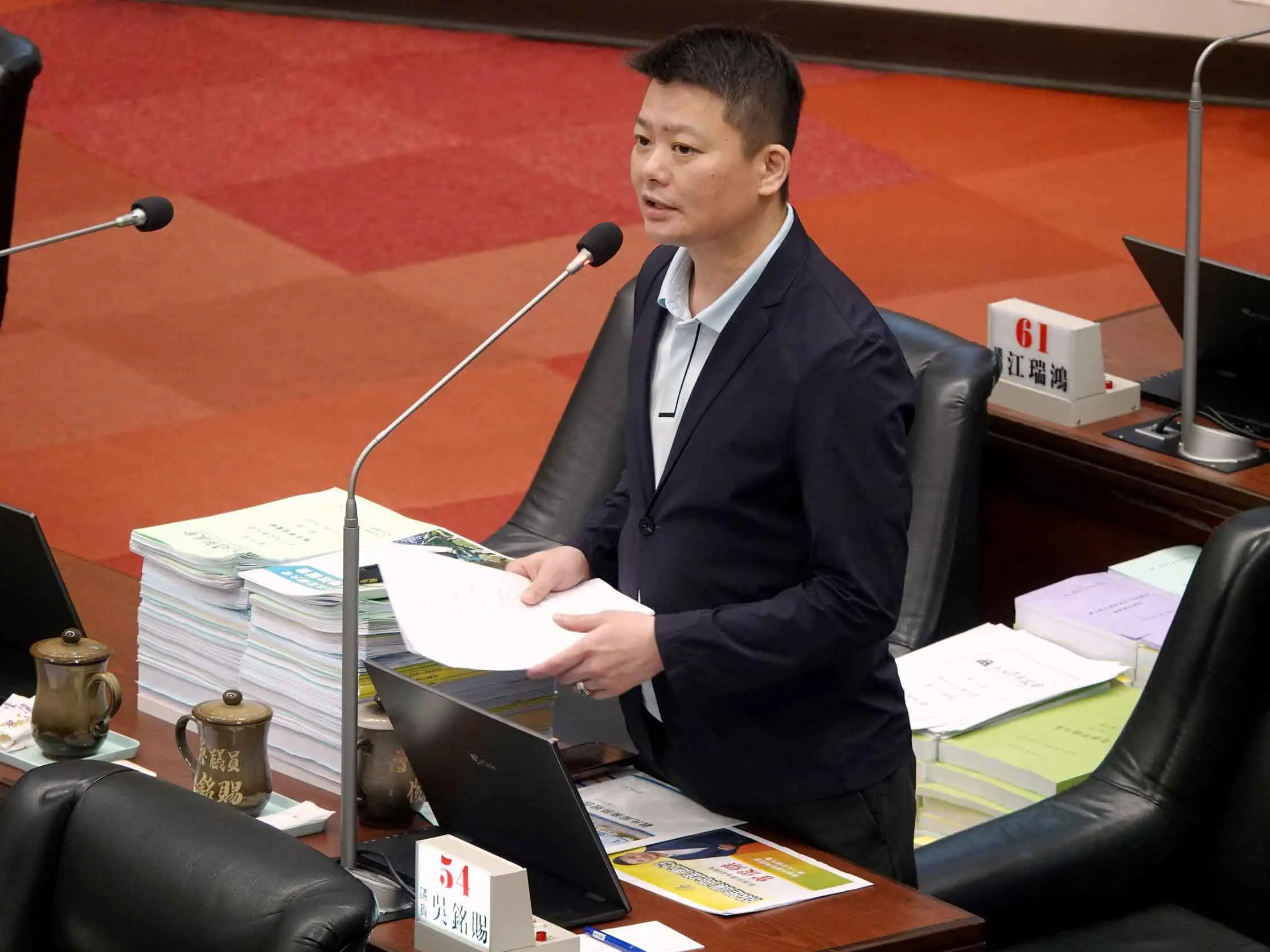 高雄市副議長曾俊傑建議青年局推動青年就業大調查，作為擬定對策依據，以改善青年北漂問題。（圖/記者吳文生攝）