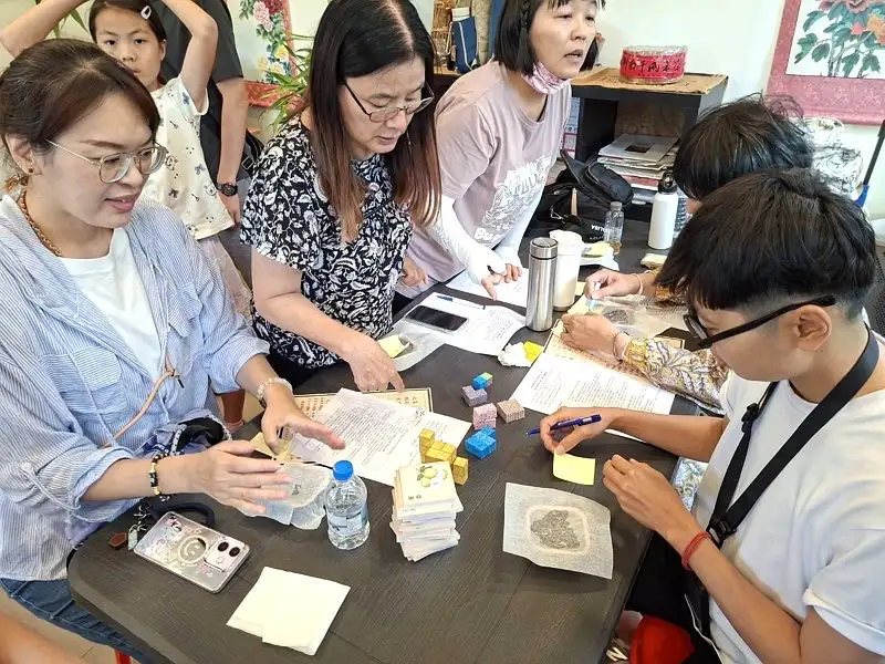 體驗桌遊 {百果香的天命人} 感受楠西的水果風華。(圖/台南市政府客委會提供)