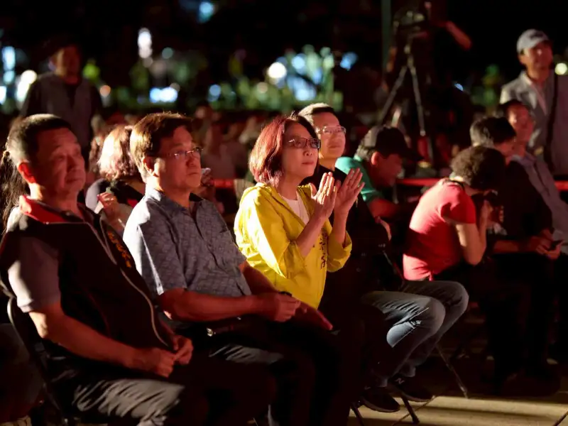 高市議會母親節活動登場　明華園《鴨母王》熱鬧開演