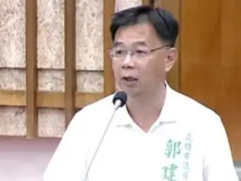 市議員郭建盟關心動物救援制度，提出通報機制優化與資訊公開等改革建議。（圖/記者吳文生攝）