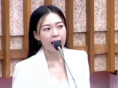 市議員白喬茵關注校園安全議題，強調家庭教養與制度並行的重要性。（圖/記者吳文生攝）