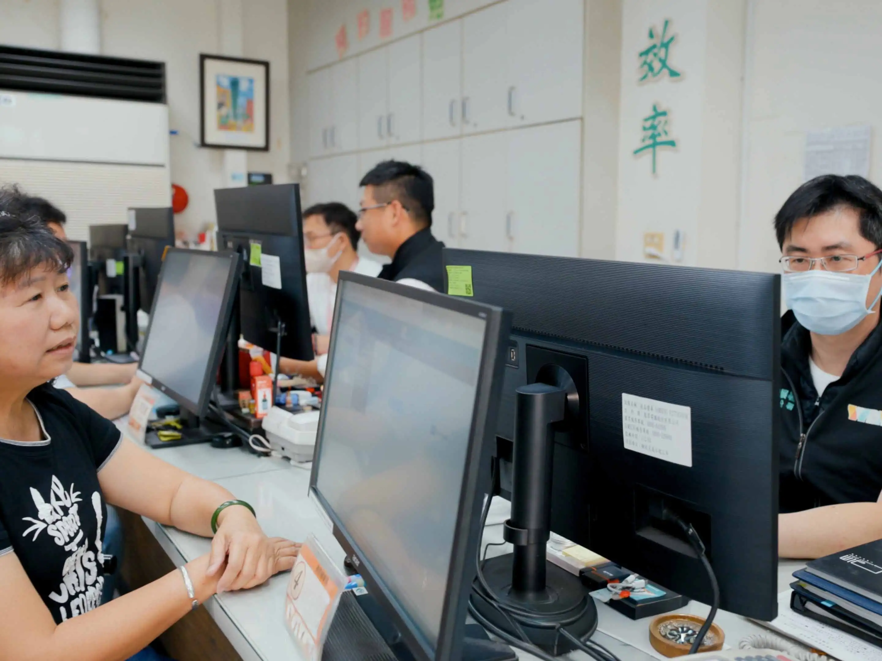 婦女再就業計畫放寬申請資格並加碼獎勵措施最高補助6萬元，協助重返職場、開啟職涯第二春。(圖/勞發署高屏澎東分署提供)