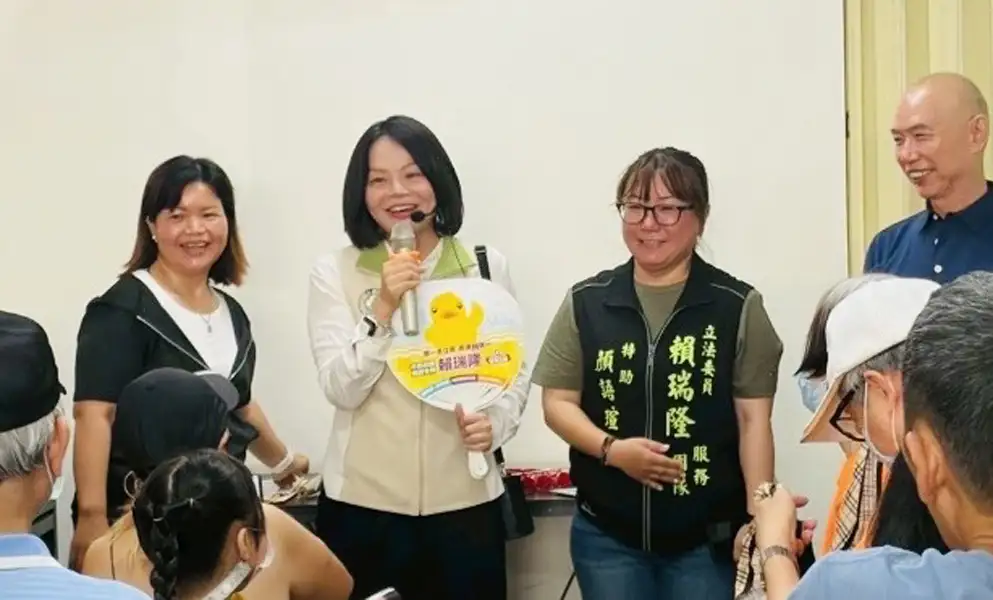 湯詠瑜提前向全天下媽媽們獻上母親節祝福，祝大家平安健康、笑口常開。（圖/湯詠瑜提供）