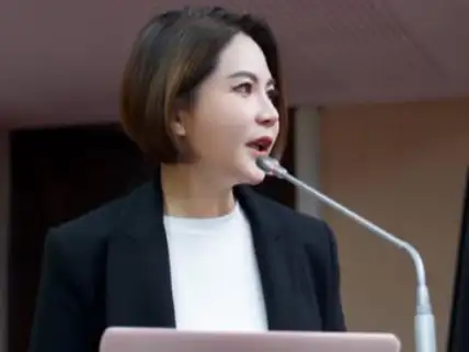 立委陳菁徽指出，護理人力短缺關鍵在於職場條件與制度問題，呼籲政府正視並提出改善措施。（圖/陳菁徽團隊提供）
