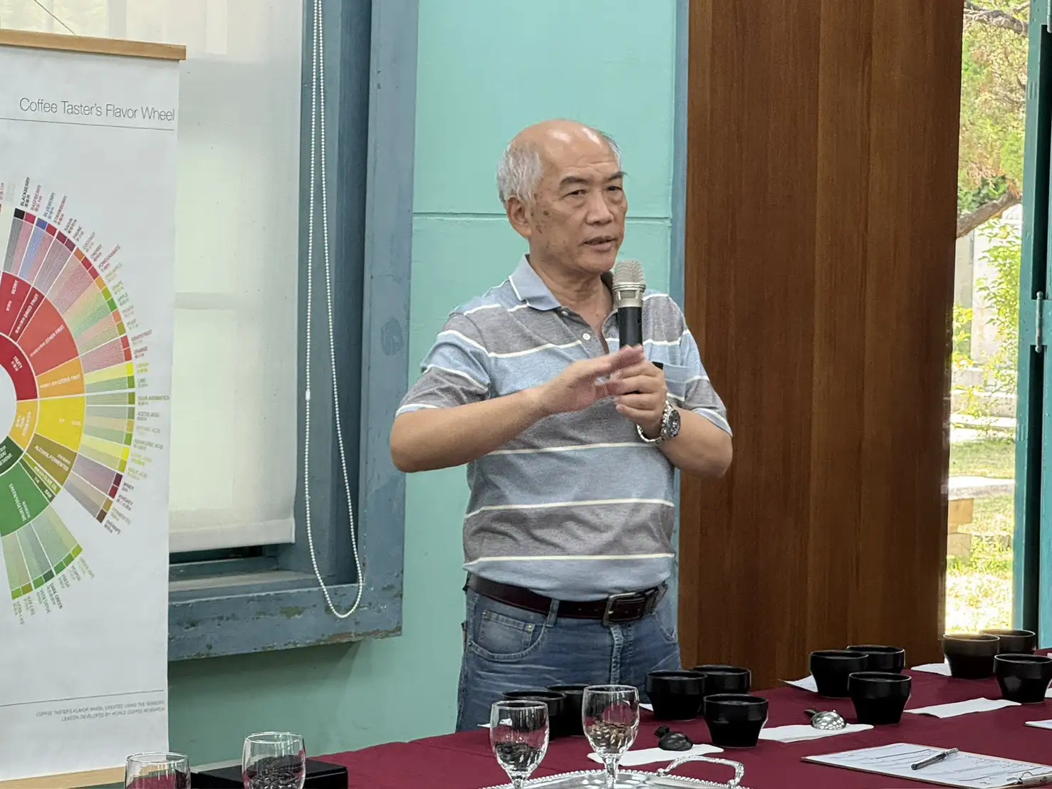 成大特聘教授蔣鎮宇指出，透過微生物發酵技術與科學分析，有助提升台灣咖啡風味層次與品質穩定性。(記者張振興攝)