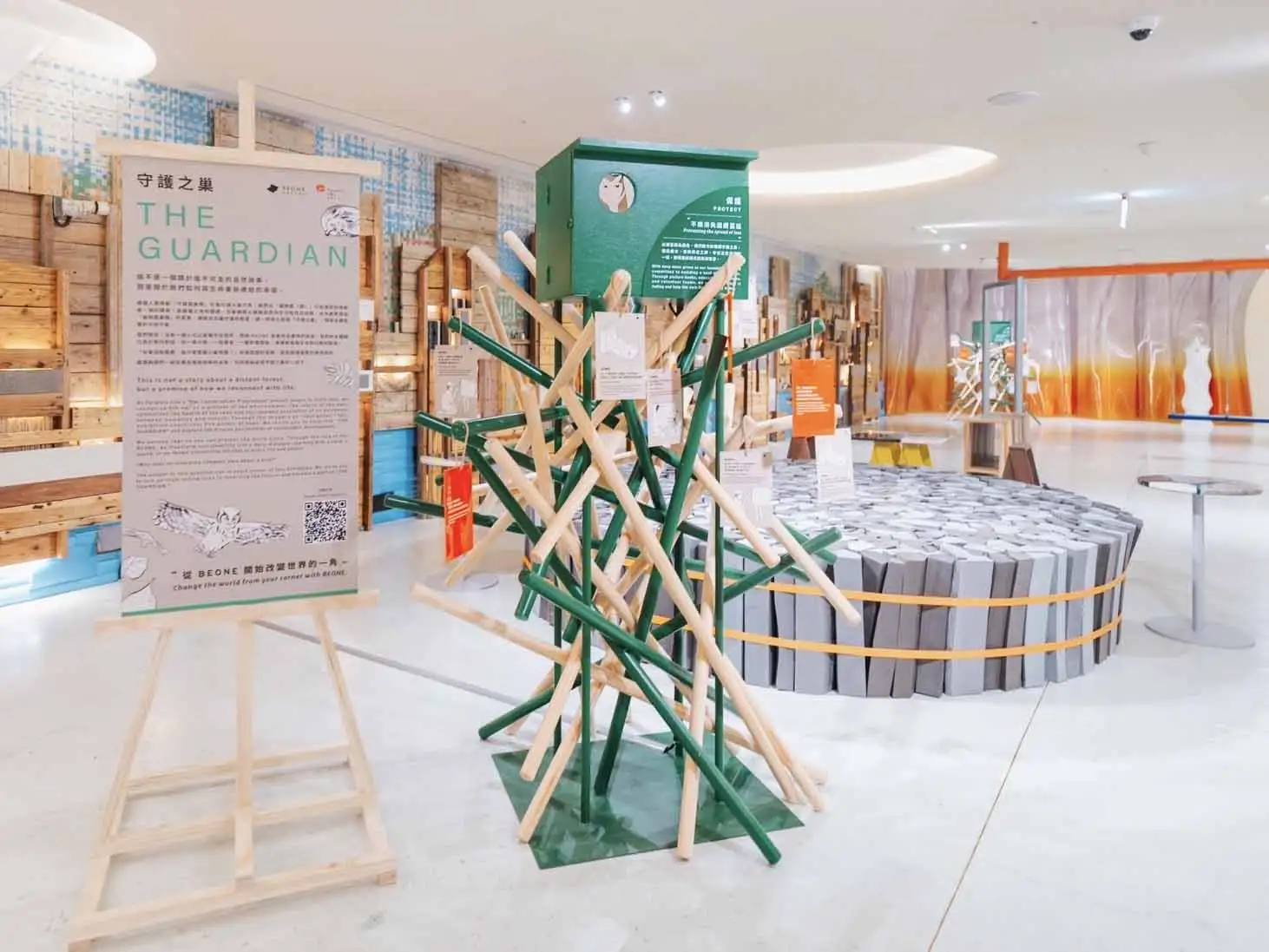 遠雄集團自5月8日起至6月30日，在台北市信義區BEONE未來共生基地推出「守護億隻鴞」特展，以藝術巢箱結合生態復育與永續理念。（圖/遠雄集團提供）