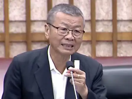 高雄市議員林義迪關心偏鄉長輩福利與地方建設，呼籲市府擴大敬老卡使用範圍並強化偏鄉照護。（圖/記者吳文生攝）