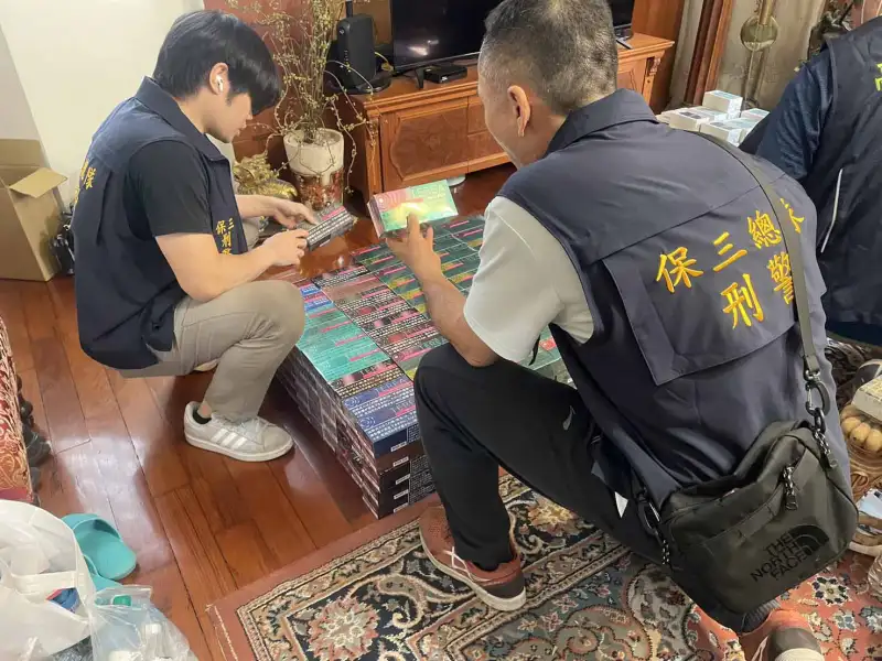 高雄男赴日夾帶加熱菸返台販售　警破私菸倉庫查扣近5千包