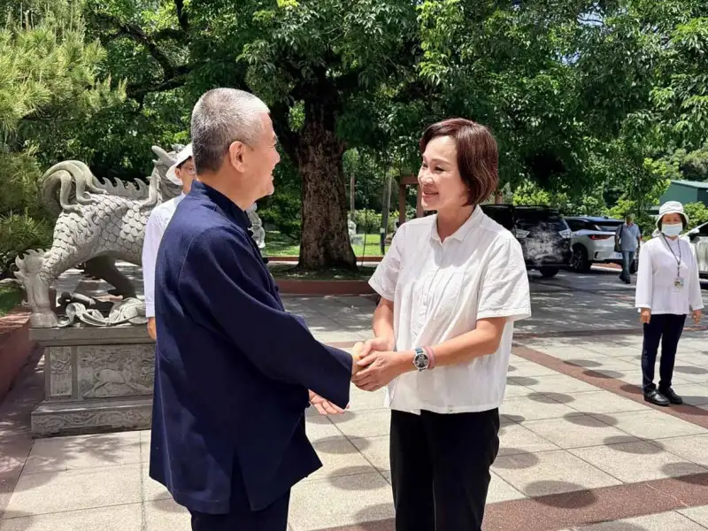 柯志恩走訪六龜神威道場　盼凝聚善的力量讓高雄更有溫度