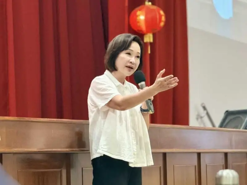 柯志恩辦公室批綠營抹紅預算審查　質疑「引用審計報告也算統戰？」