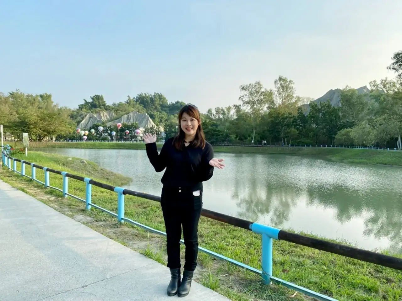 高雄市議員李亞築22日總質詢指出，阿蓮及路竹區建設尚未到位，垃圾處理設施卻陸續規劃進駐，呼籲市府勿讓北高雄成為垃圾處理場犧牲者。（記者吳文生攝）